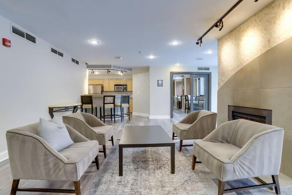 Sensational 1 Bedroom Condo At Ballston Place With Gym Arlington Exterior foto