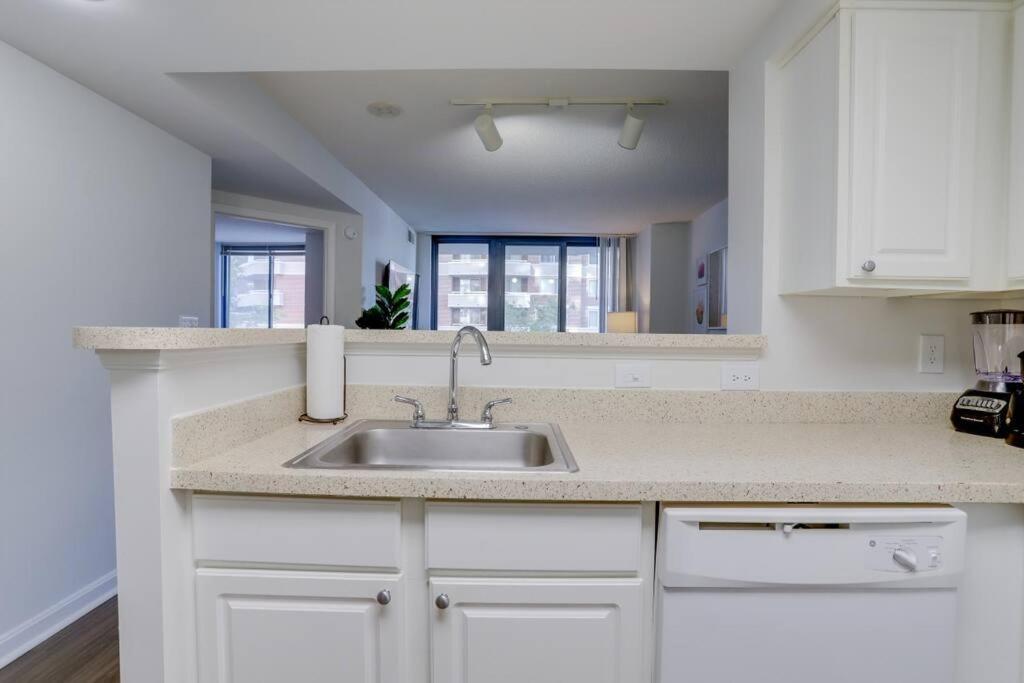 Sensational 1 Bedroom Condo At Ballston Place With Gym Arlington Exterior foto