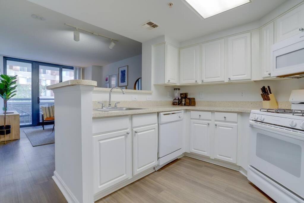 Sensational 1 Bedroom Condo At Ballston Place With Gym Arlington Exterior foto